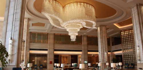 “黄金走廊”之称保利皇冠假日酒店于2015年1月29日盛大开业