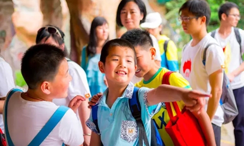 中青旅遨游为打工子弟学校孩子打造公益旅行 