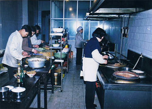 美豪酒店:亲情化服务不分员工与客人 - 品牌信