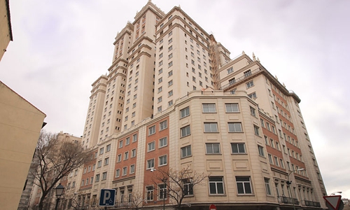 万达酒店完成出售西班牙大厦 净亏1.1亿港元